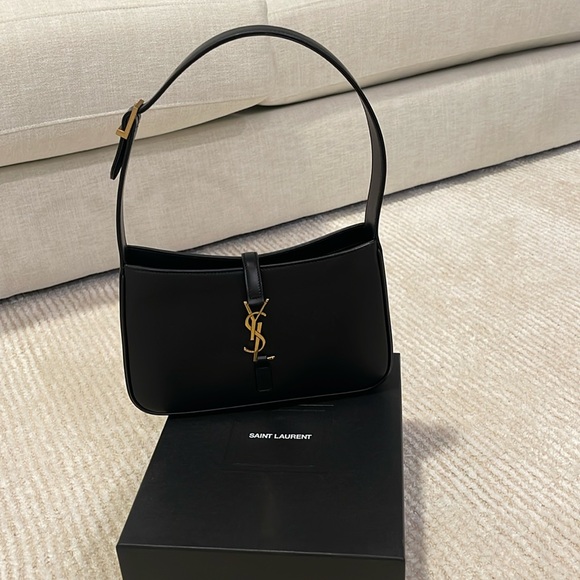 YSL shoulder in black leather 🖤 excellent condition always kept in dust bag - Picture 1 of 7